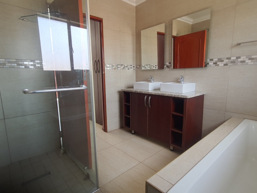 2 Bedroom Property for Sale in Boardwalk Gauteng