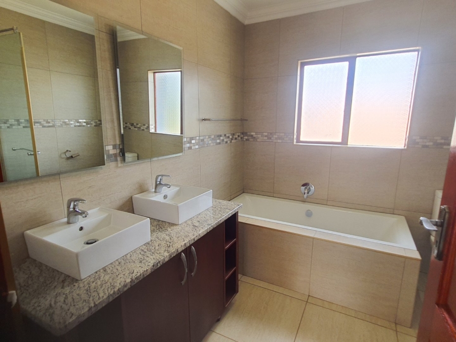 2 Bedroom Property for Sale in Boardwalk Gauteng