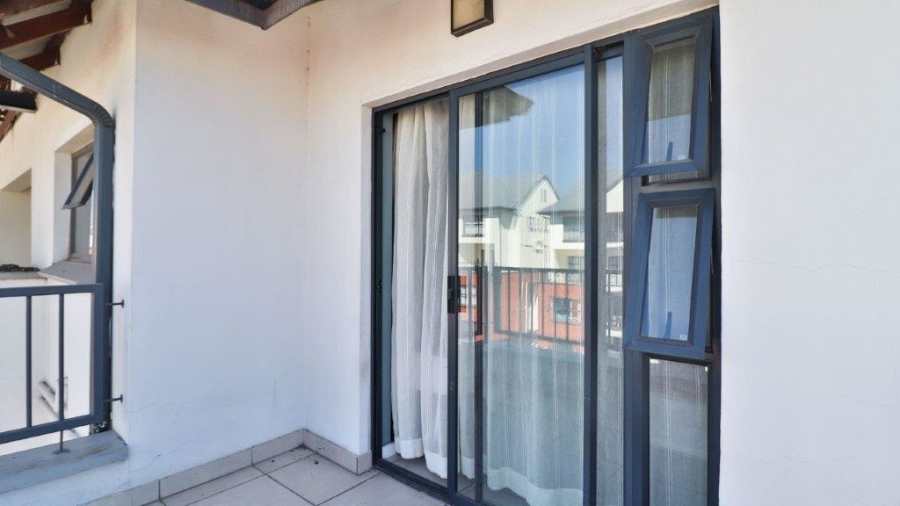 2 Bedroom Property for Sale in Greenstone Hill Gauteng