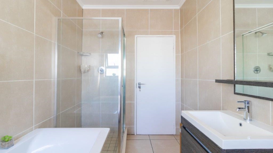 2 Bedroom Property for Sale in Greenstone Hill Gauteng