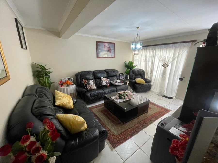 3 Bedroom Property for Sale in Brackendowns Gauteng