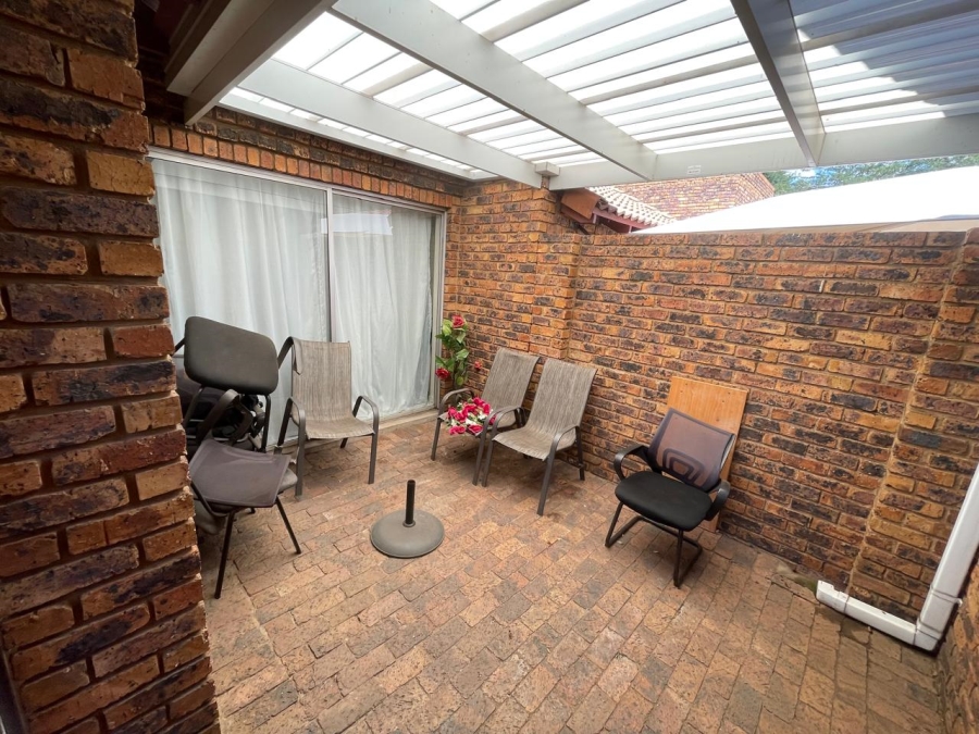 3 Bedroom Property for Sale in Brackendowns Gauteng