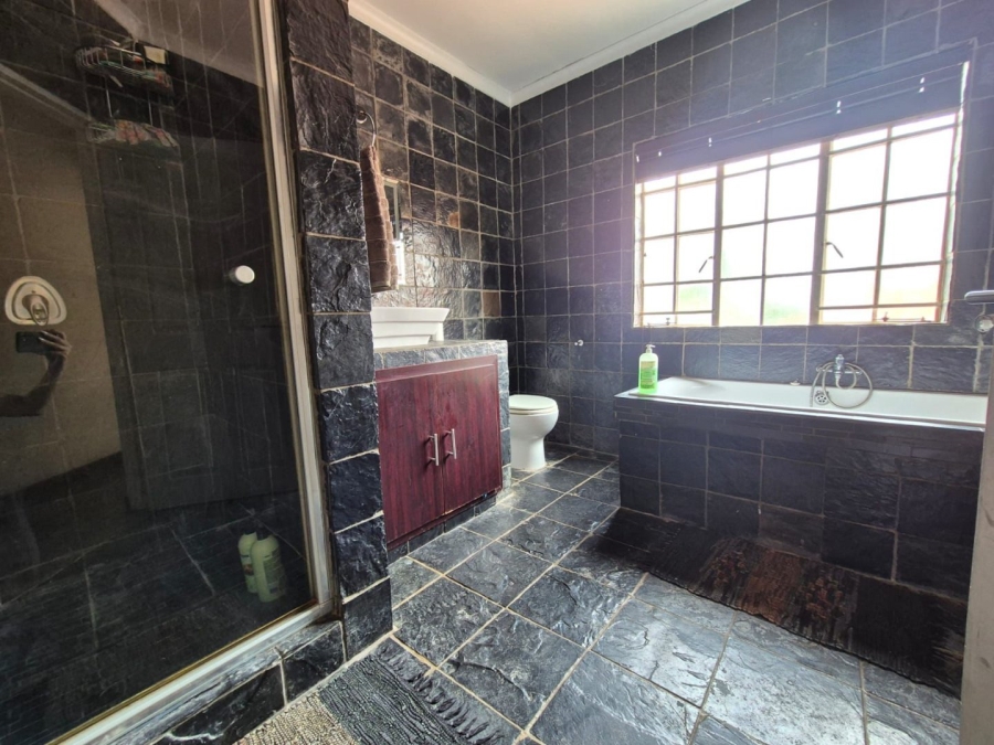 3 Bedroom Property for Sale in Brackendowns Gauteng