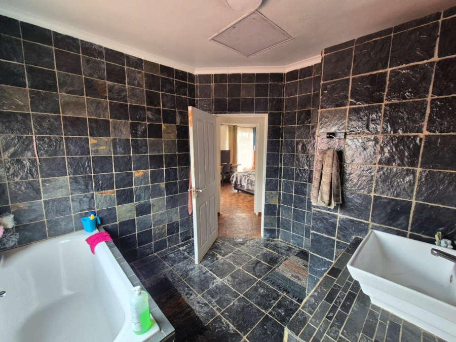 3 Bedroom Property for Sale in Brackendowns Gauteng