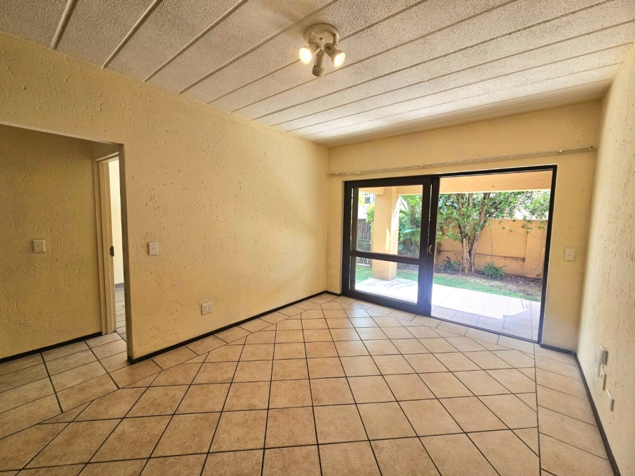 To Let 1 Bedroom Property for Rent in Douglasdale Gauteng