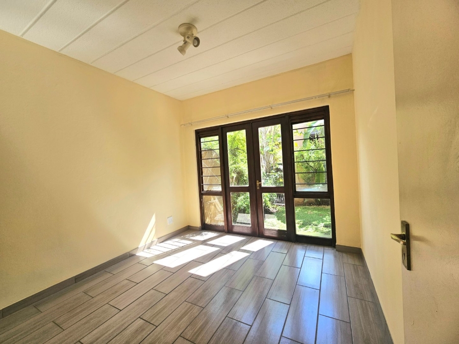 To Let 1 Bedroom Property for Rent in Douglasdale Gauteng