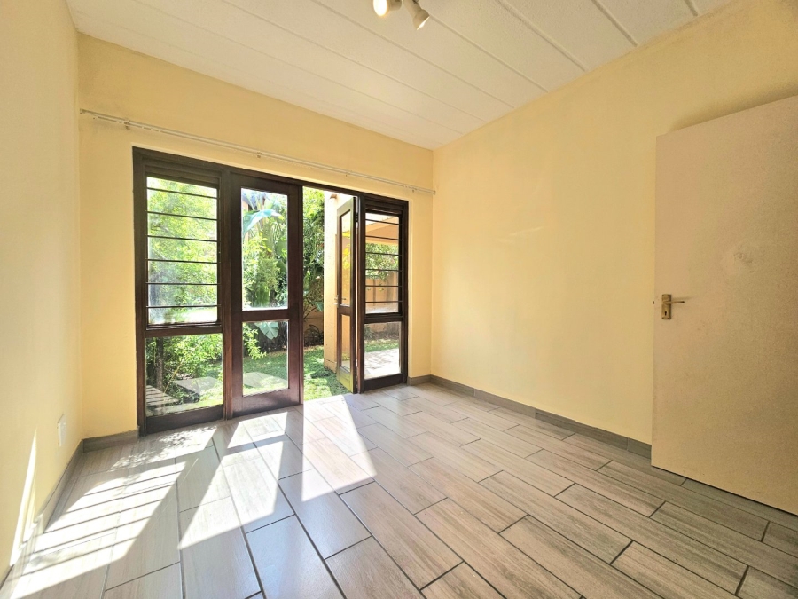 To Let 1 Bedroom Property for Rent in Douglasdale Gauteng