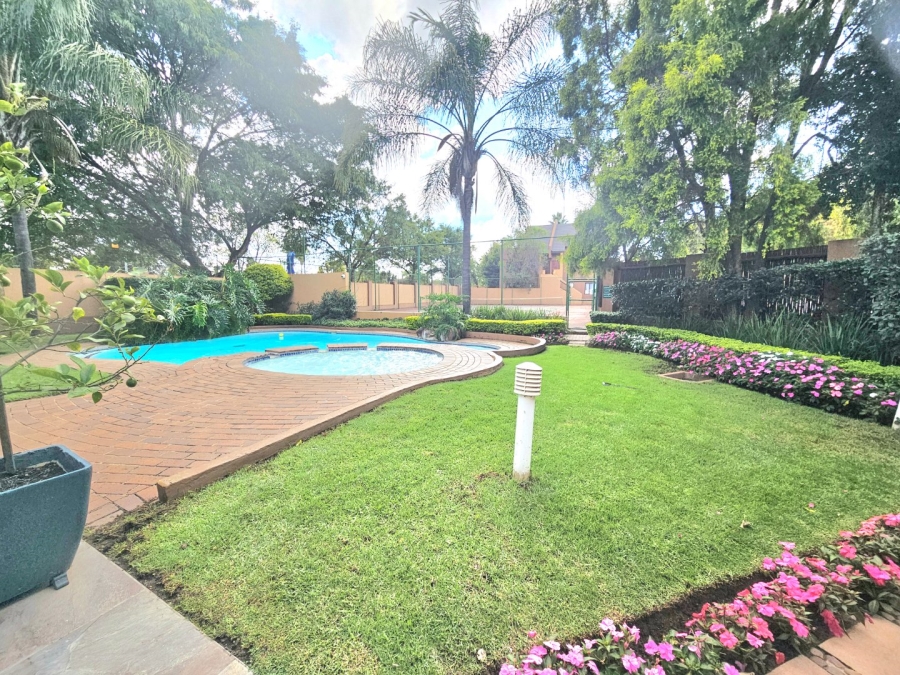 To Let 1 Bedroom Property for Rent in Douglasdale Gauteng