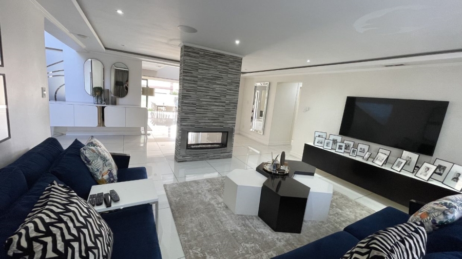 To Let 5 Bedroom Property for Rent in Greenstone Hill Gauteng