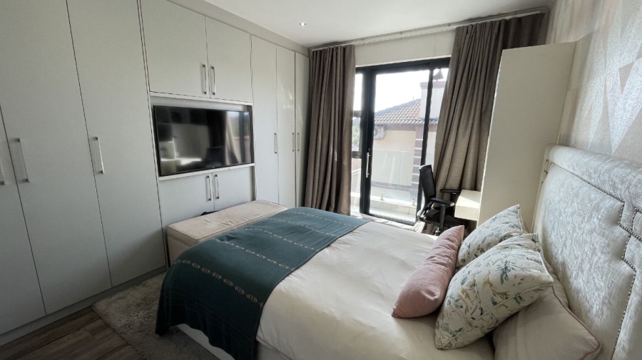 To Let 5 Bedroom Property for Rent in Greenstone Hill Gauteng