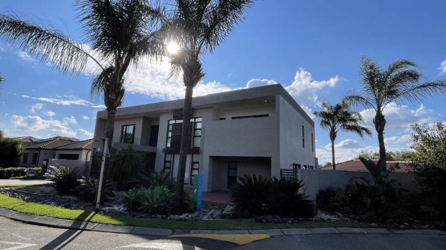 To Let 5 Bedroom Property for Rent in Greenstone Hill Gauteng