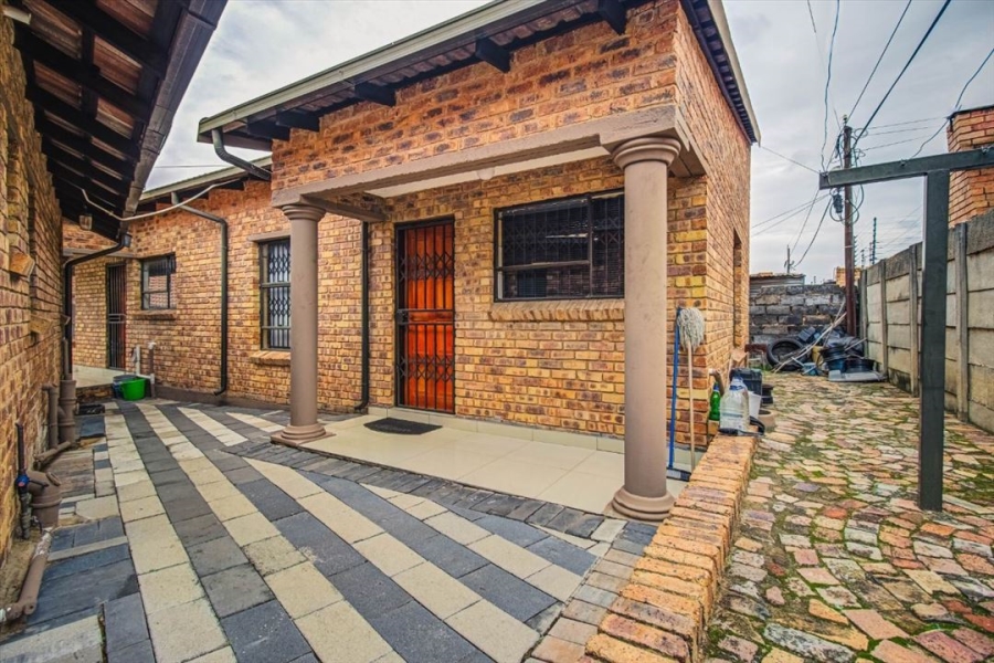  Bedroom Property for Sale in Norkem Park Gauteng