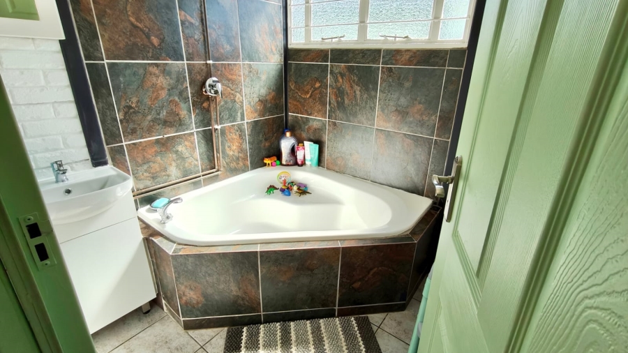 2 Bedroom Property for Sale in Vaal Marina Gauteng