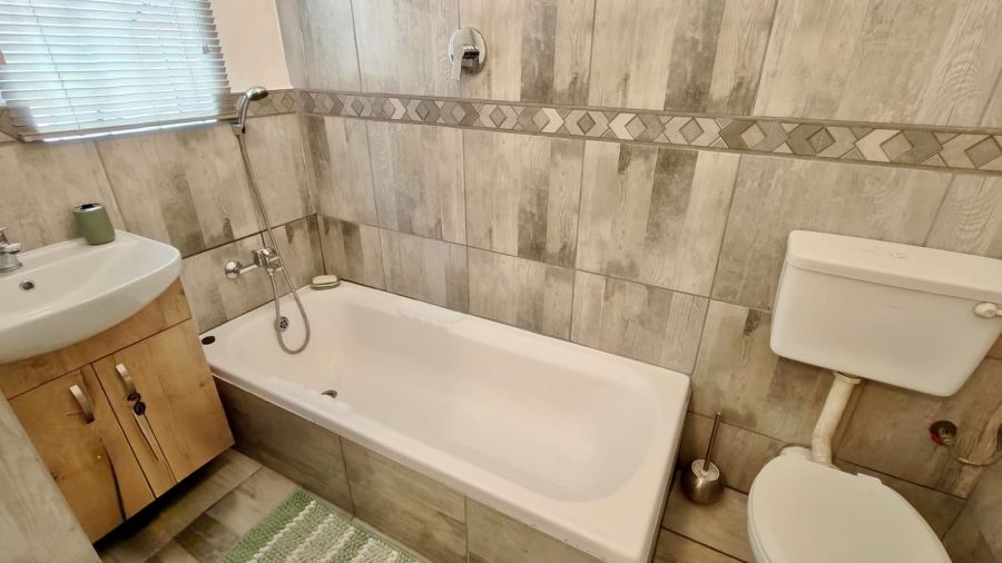 2 Bedroom Property for Sale in Vaal Marina Gauteng