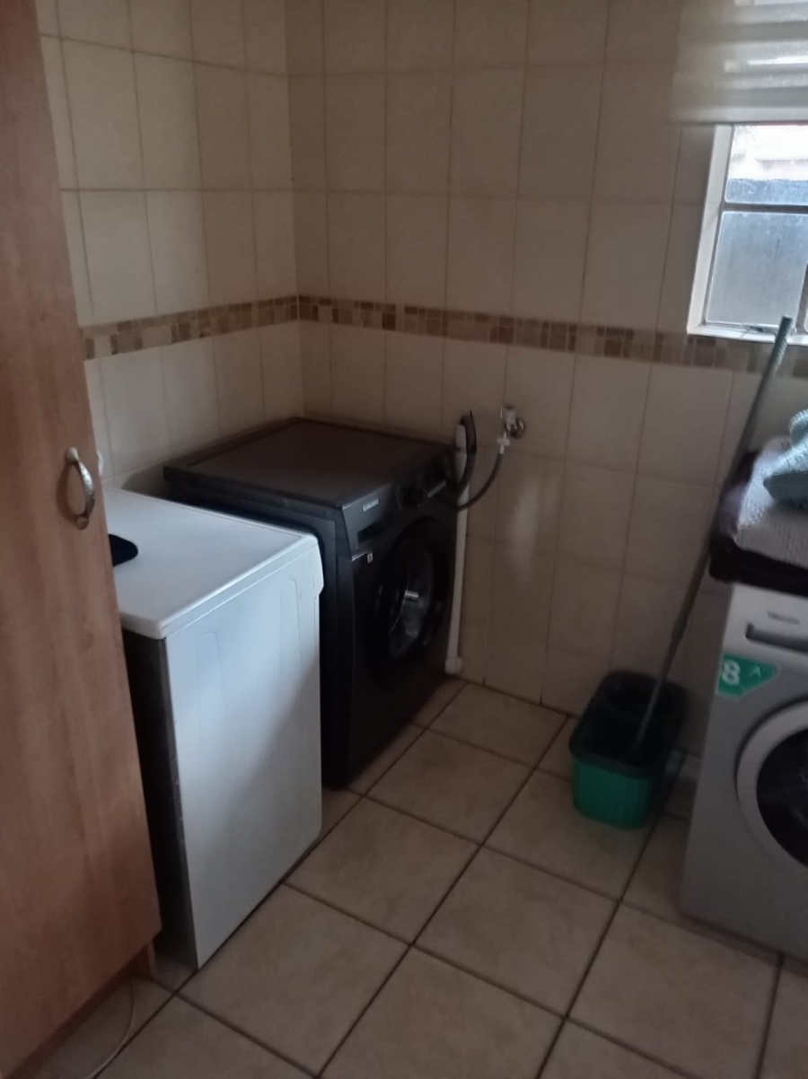 3 Bedroom Property for Sale in Dersley Gauteng