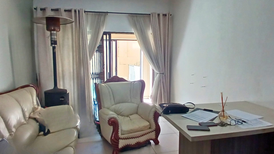 1 Bedroom Property for Sale in Lilianton Gauteng