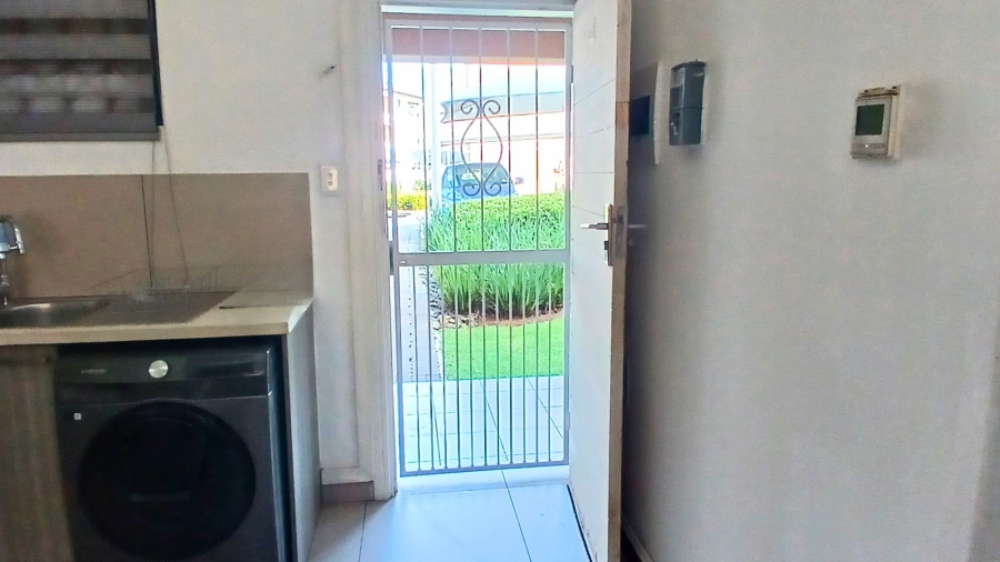 1 Bedroom Property for Sale in Lilianton Gauteng