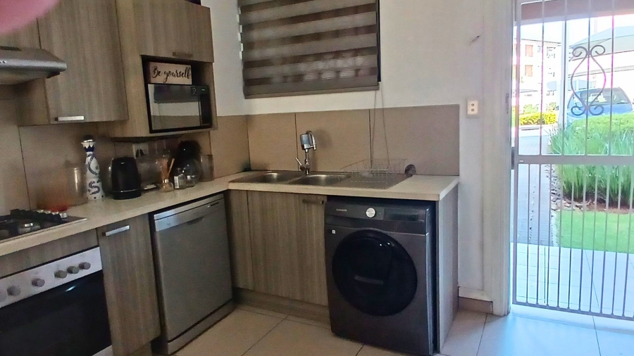 1 Bedroom Property for Sale in Lilianton Gauteng