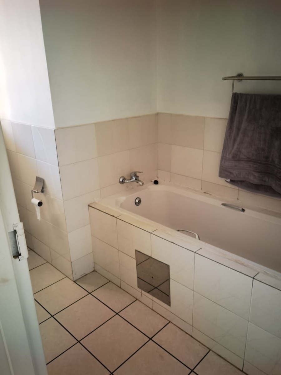 To Let 1 Bedroom Property for Rent in Noordwyk Gauteng