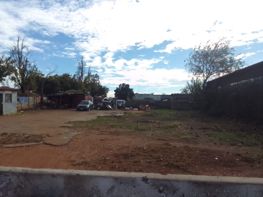 Commercial Property for Sale in Moshoeshoe Gauteng