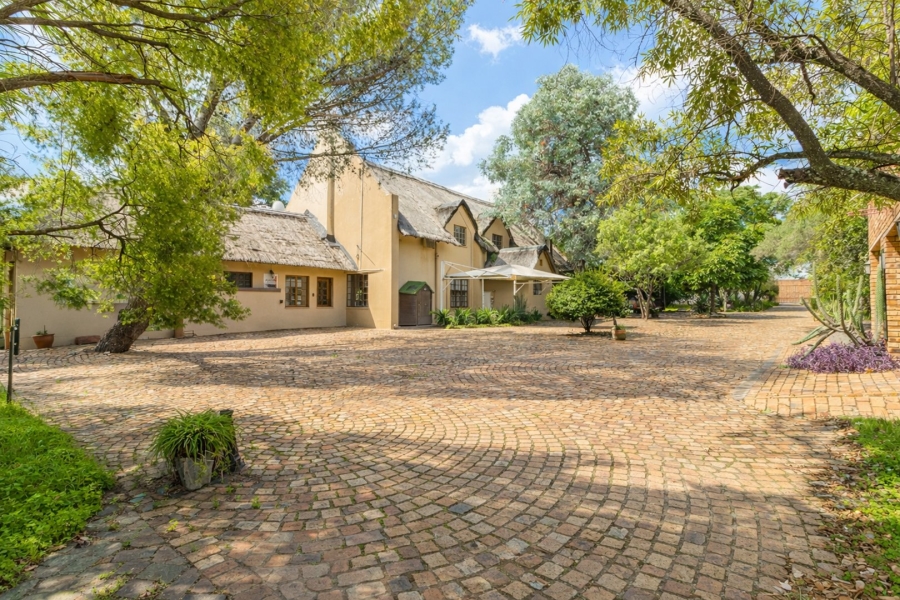 5 Bedroom Property for Sale in Chartwell Gauteng