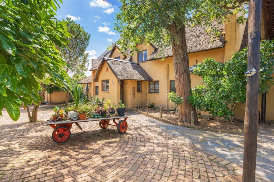 5 Bedroom Property for Sale in Chartwell Gauteng