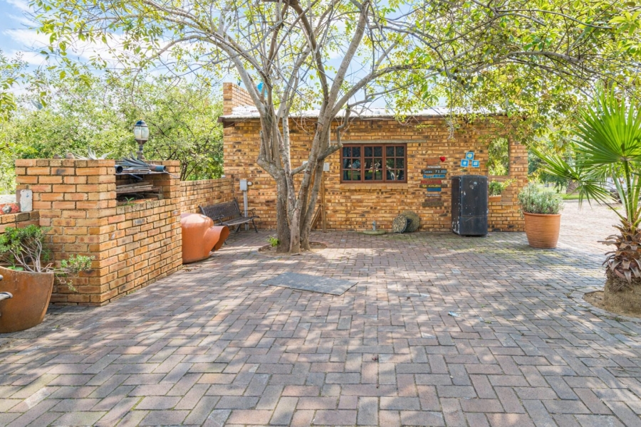 5 Bedroom Property for Sale in Chartwell Gauteng