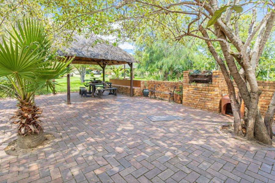 5 Bedroom Property for Sale in Chartwell Gauteng