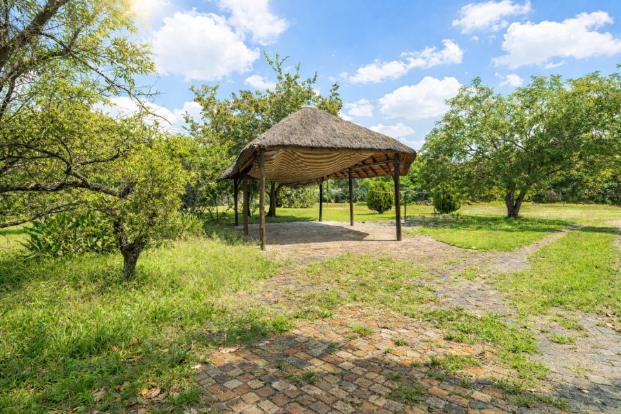 5 Bedroom Property for Sale in Chartwell Gauteng