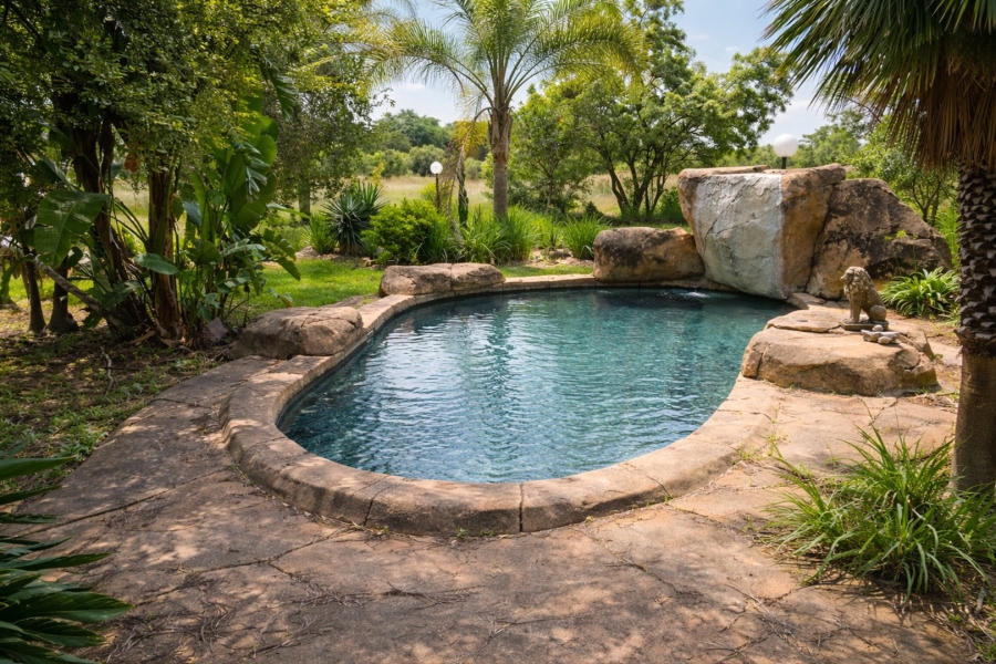 5 Bedroom Property for Sale in Chartwell Gauteng