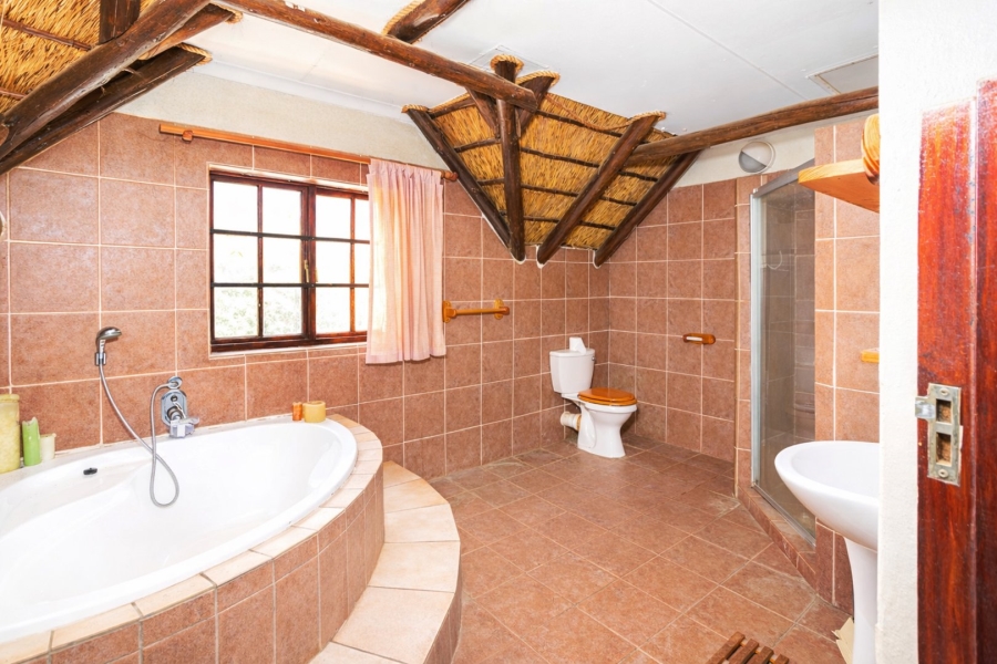 5 Bedroom Property for Sale in Chartwell Gauteng