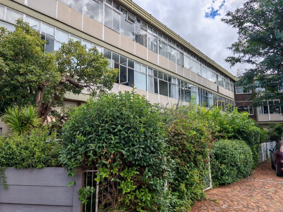 To Let 2 Bedroom Property for Rent in Linden Gauteng