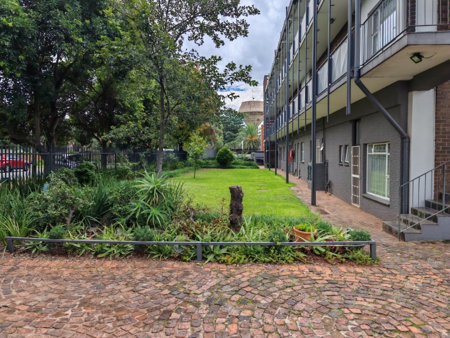 To Let 2 Bedroom Property for Rent in Linden Gauteng