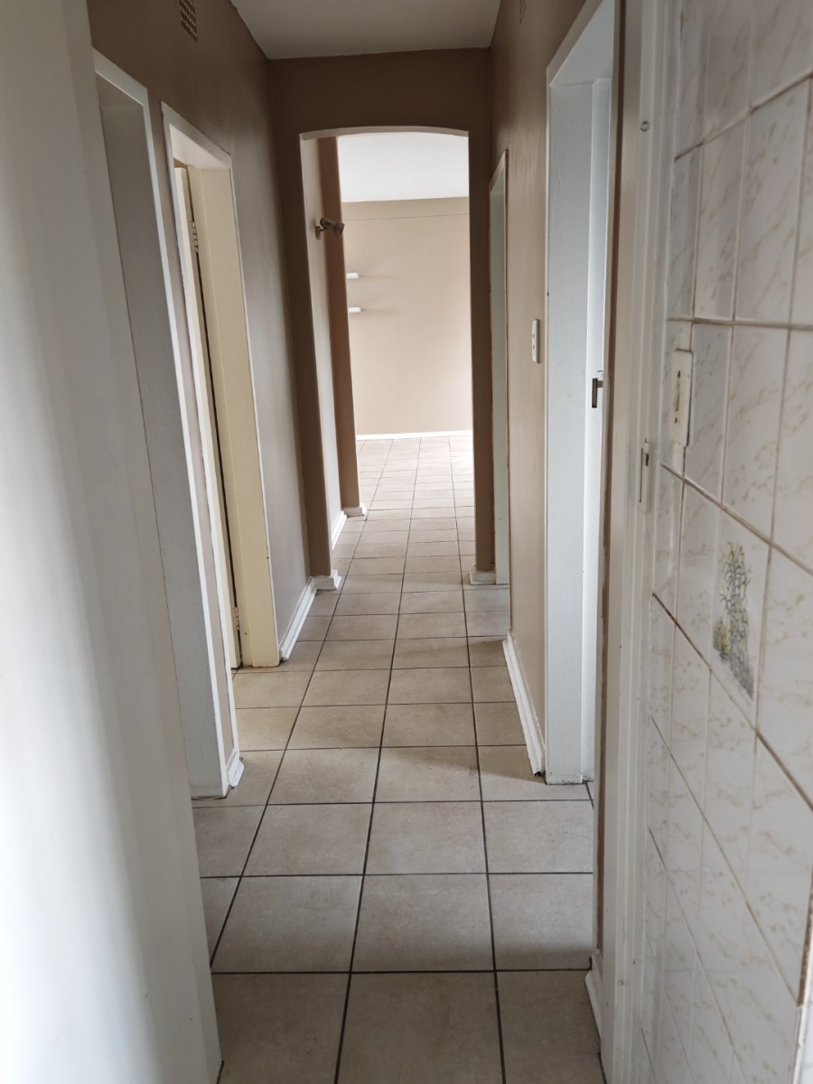 To Let 2 Bedroom Property for Rent in Linden Gauteng