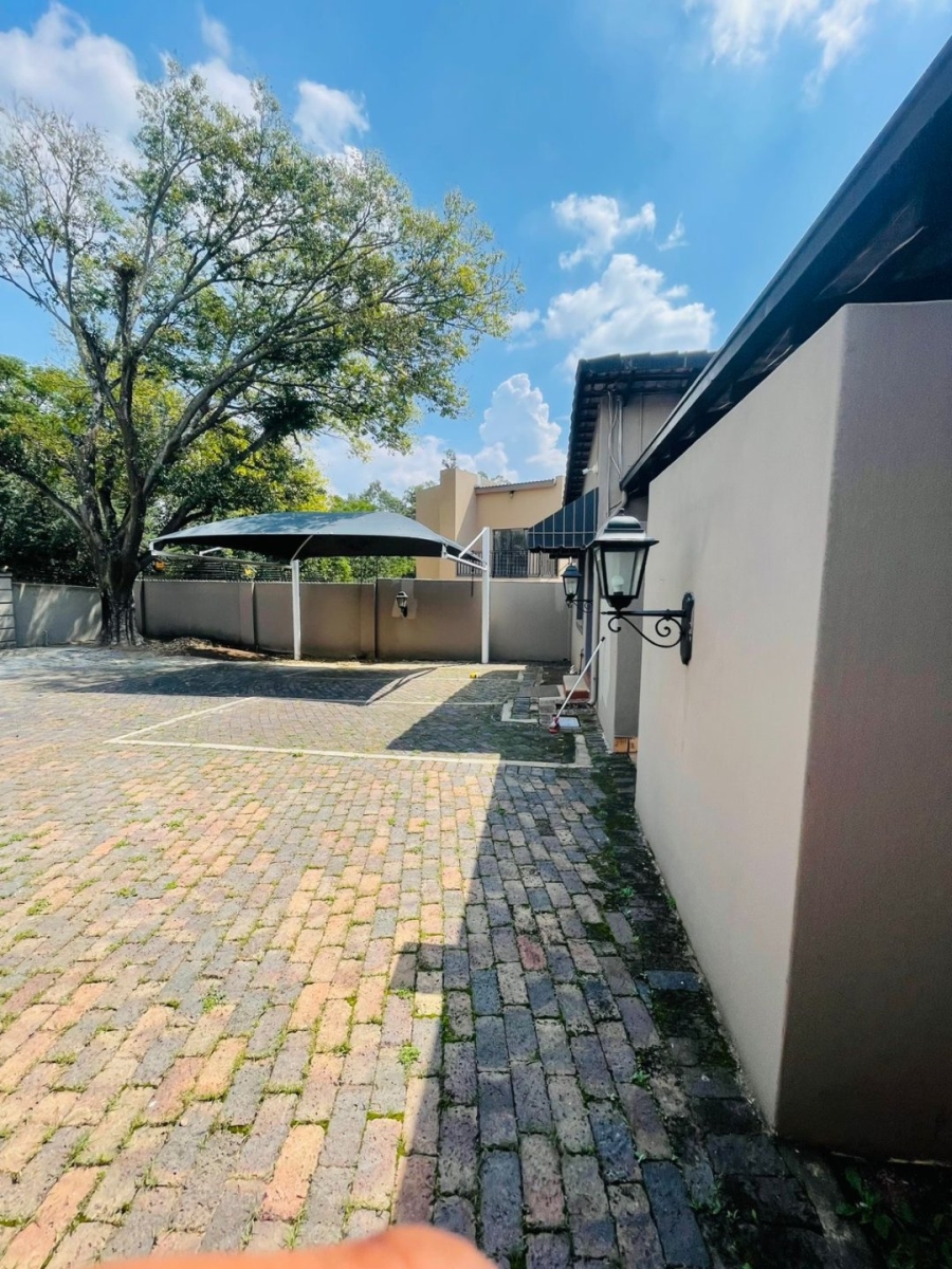 6 Bedroom Property for Sale in Rivonia Gauteng