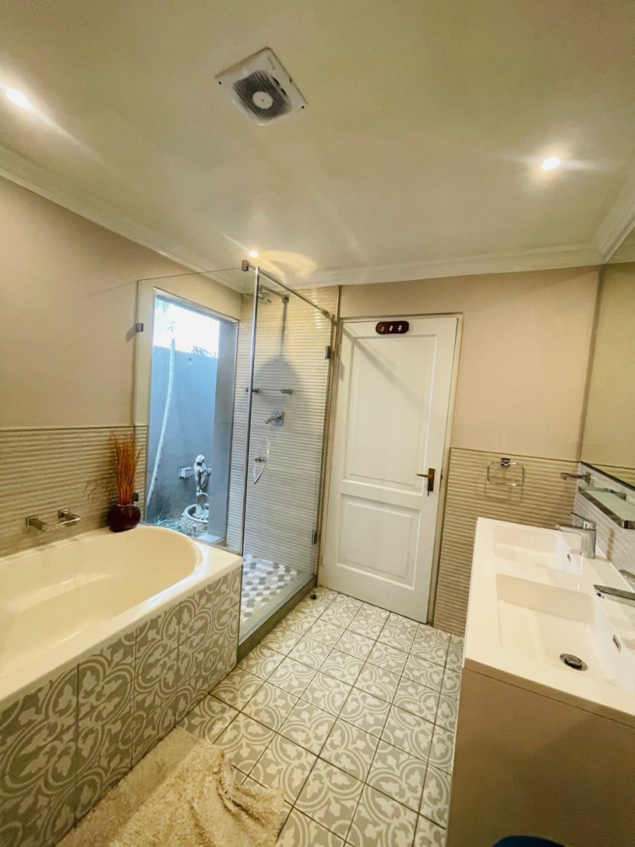 6 Bedroom Property for Sale in Rivonia Gauteng
