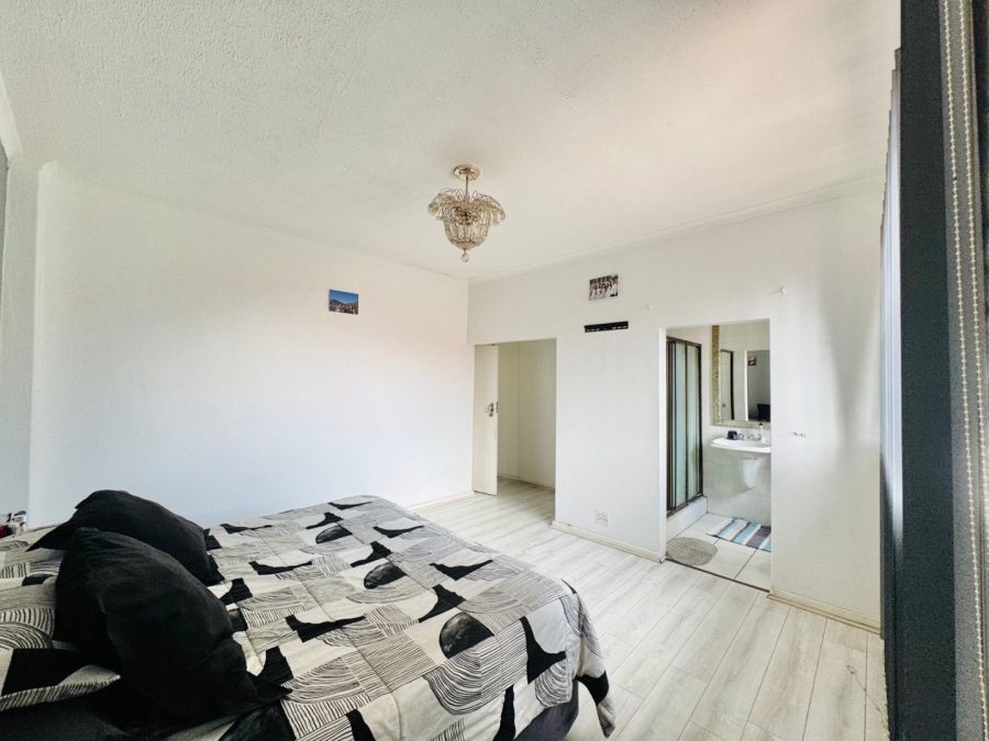 5 Bedroom Property for Sale in Primrose East Gauteng