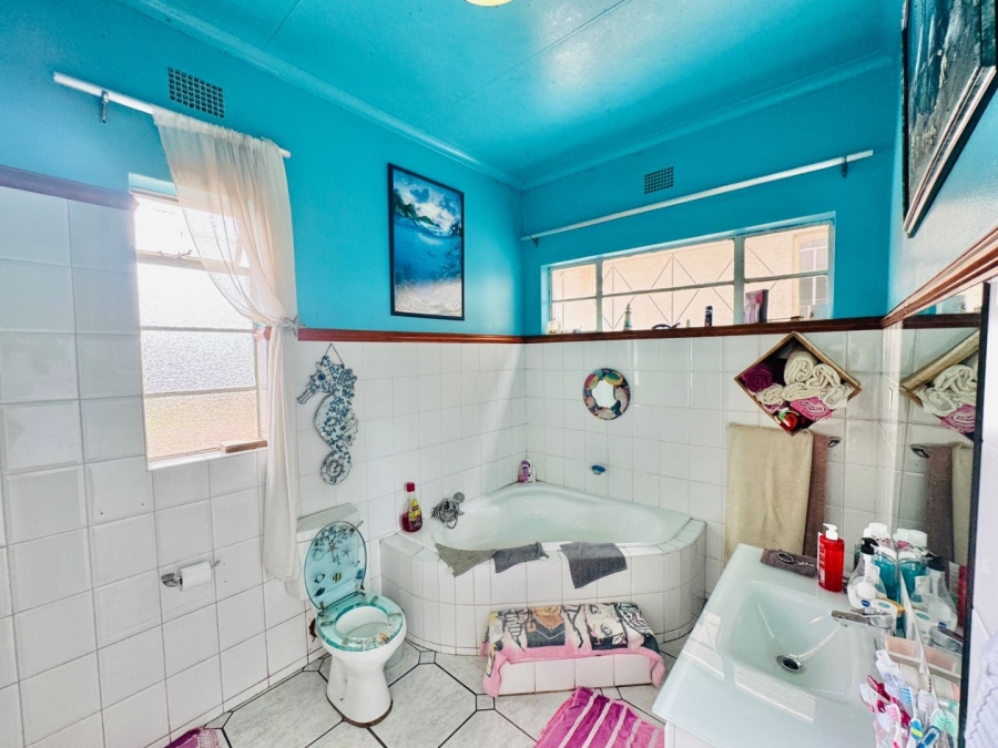 5 Bedroom Property for Sale in Primrose East Gauteng