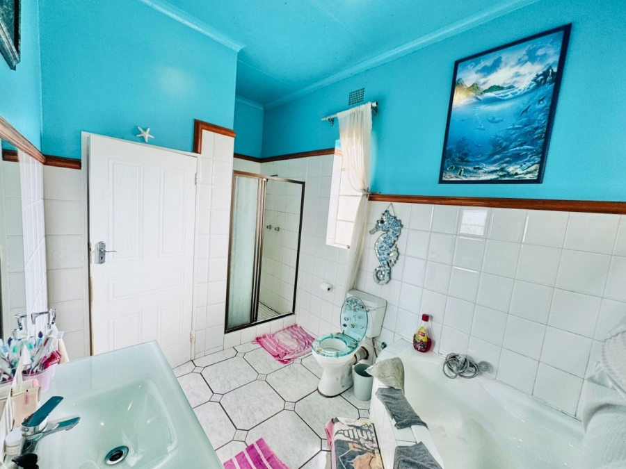 5 Bedroom Property for Sale in Primrose East Gauteng