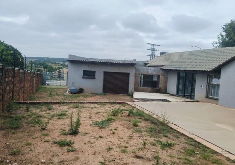 4 Bedroom Property for Sale in Heuweloord Gauteng
