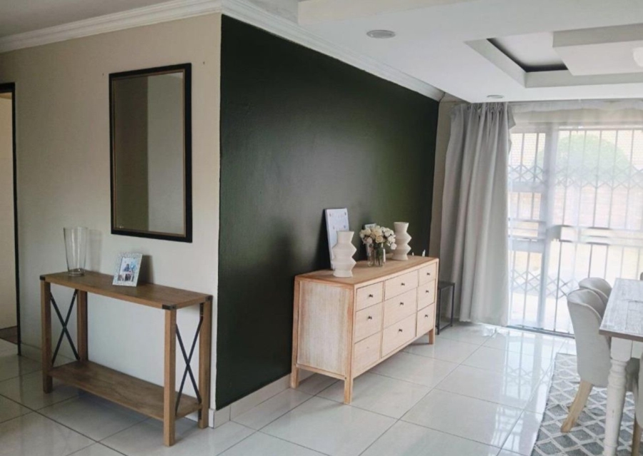 4 Bedroom Property for Sale in Heuweloord Gauteng