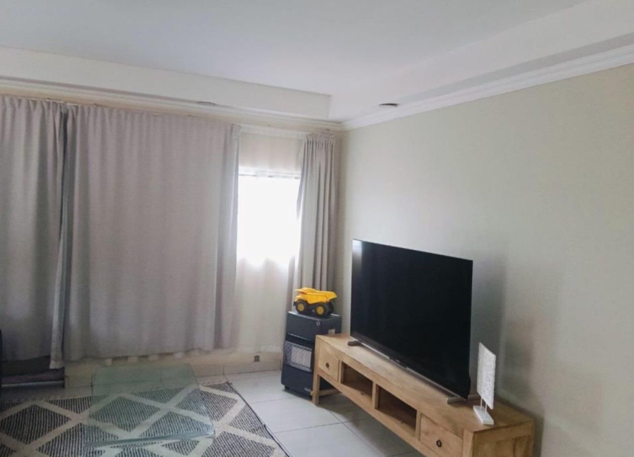 4 Bedroom Property for Sale in Heuweloord Gauteng