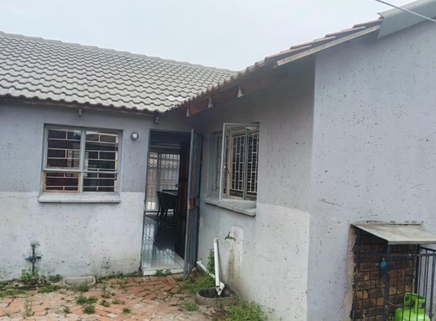 4 Bedroom Property for Sale in Heuweloord Gauteng