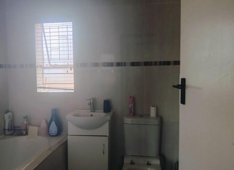4 Bedroom Property for Sale in Heuweloord Gauteng