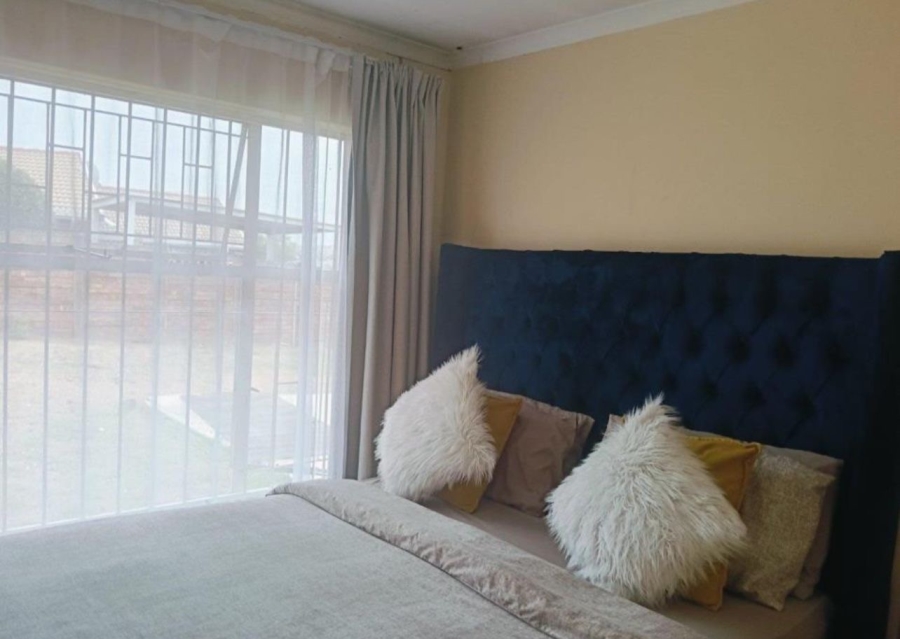 4 Bedroom Property for Sale in Heuweloord Gauteng