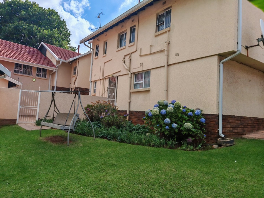 6 Bedroom Property for Sale in De Wetshof Gauteng