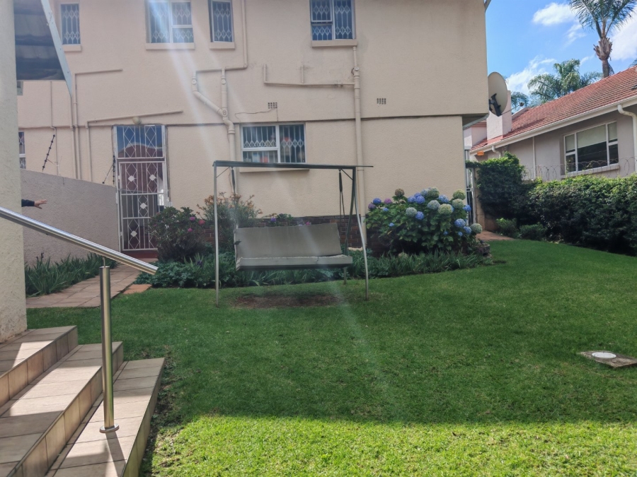 6 Bedroom Property for Sale in De Wetshof Gauteng