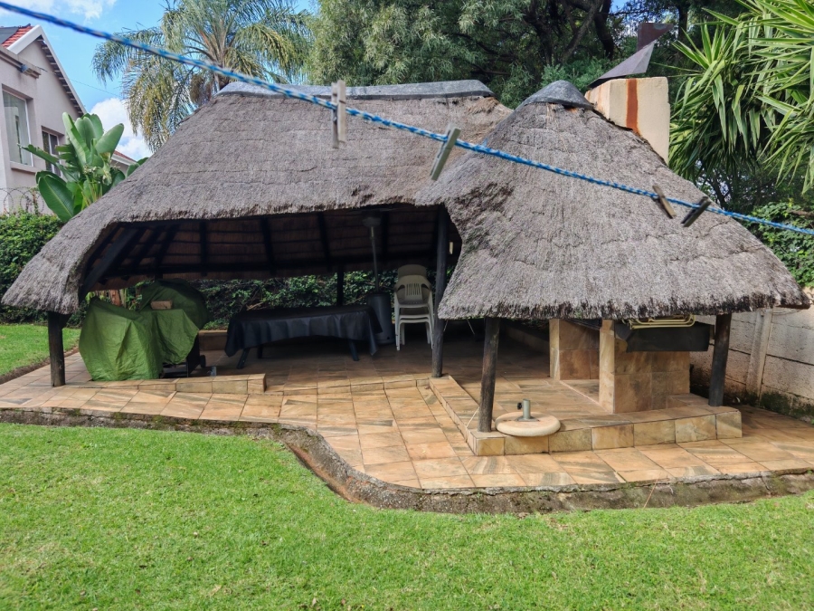 6 Bedroom Property for Sale in De Wetshof Gauteng
