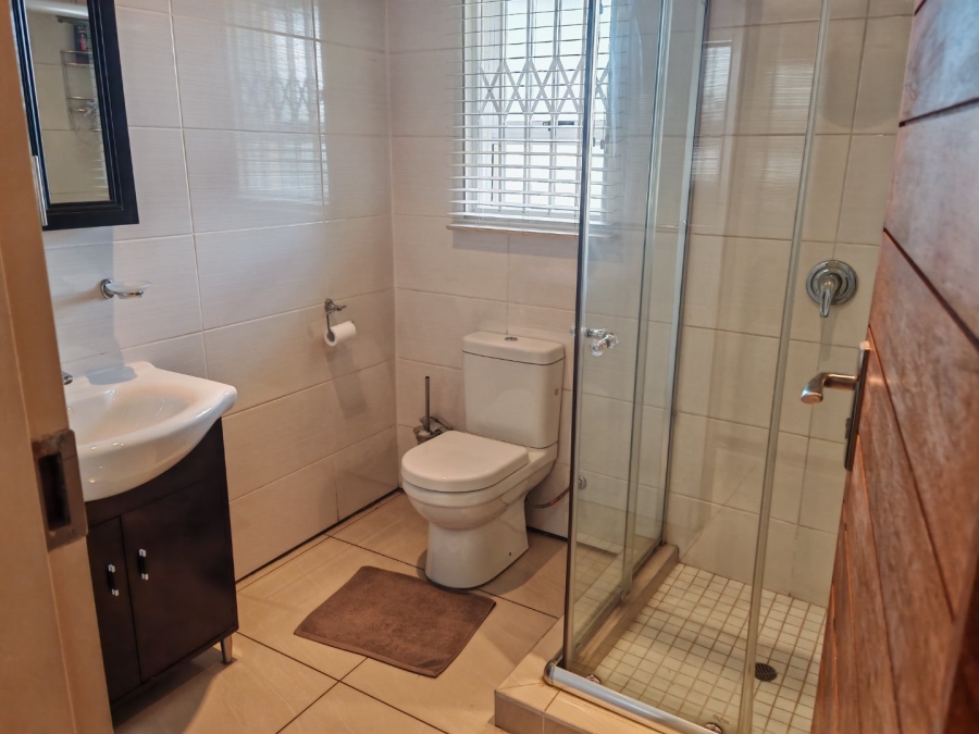 6 Bedroom Property for Sale in De Wetshof Gauteng