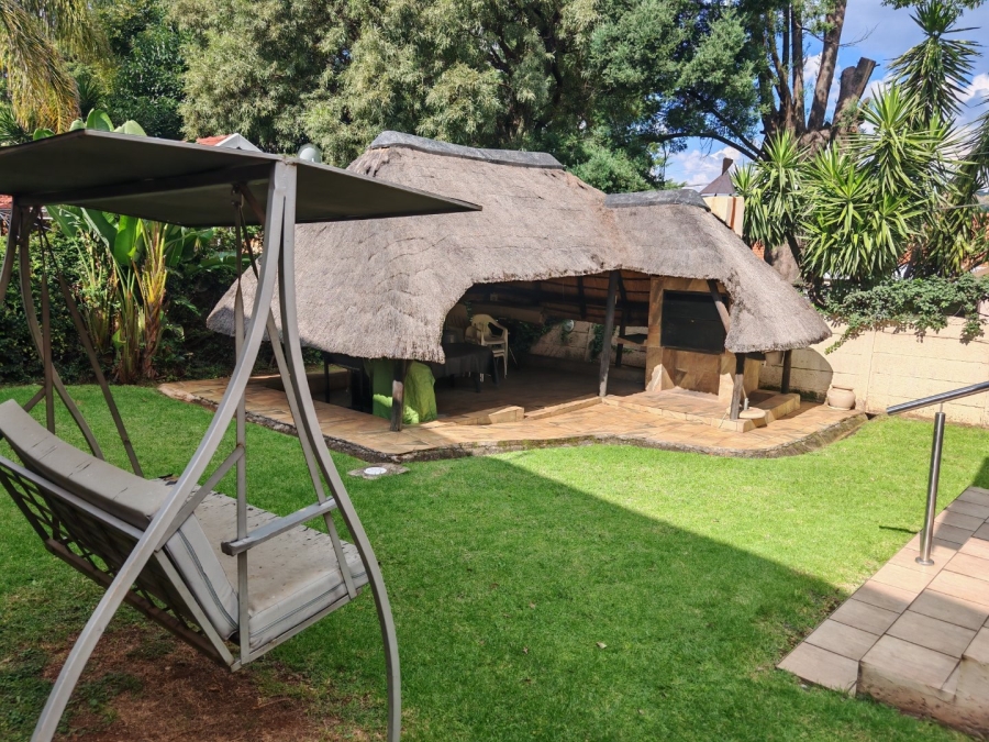 6 Bedroom Property for Sale in De Wetshof Gauteng